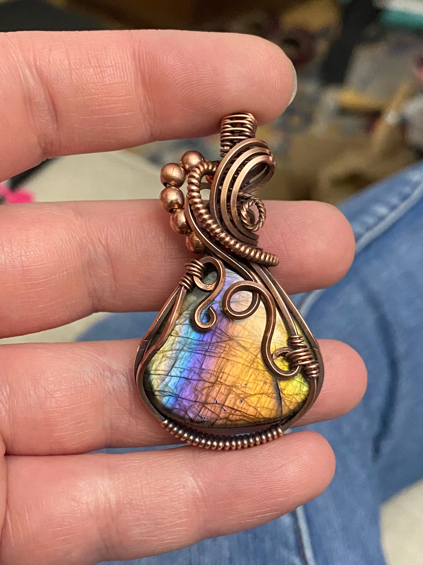 Labradorite teardrop in Copper