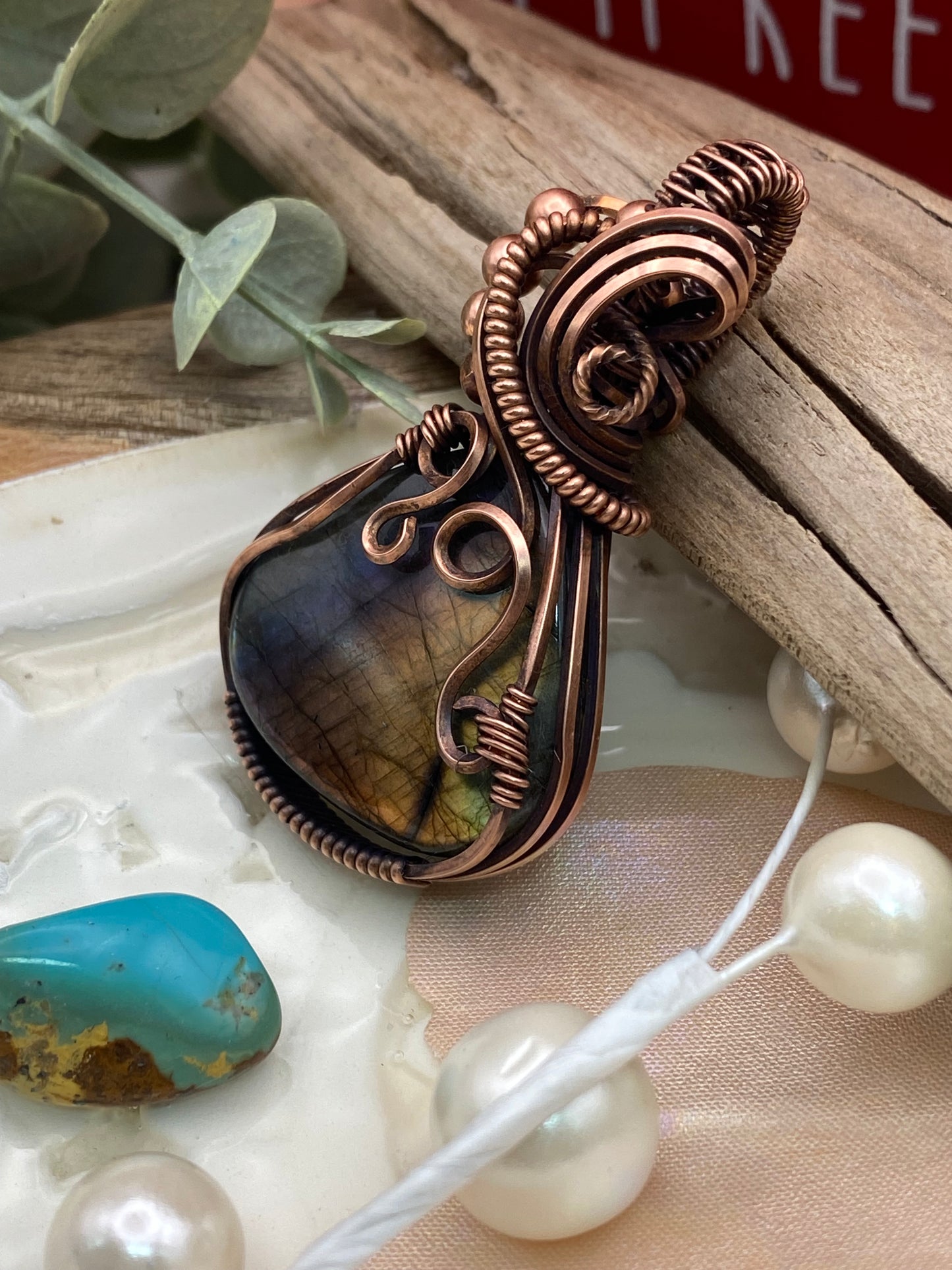 Labradorite teardrop in Copper