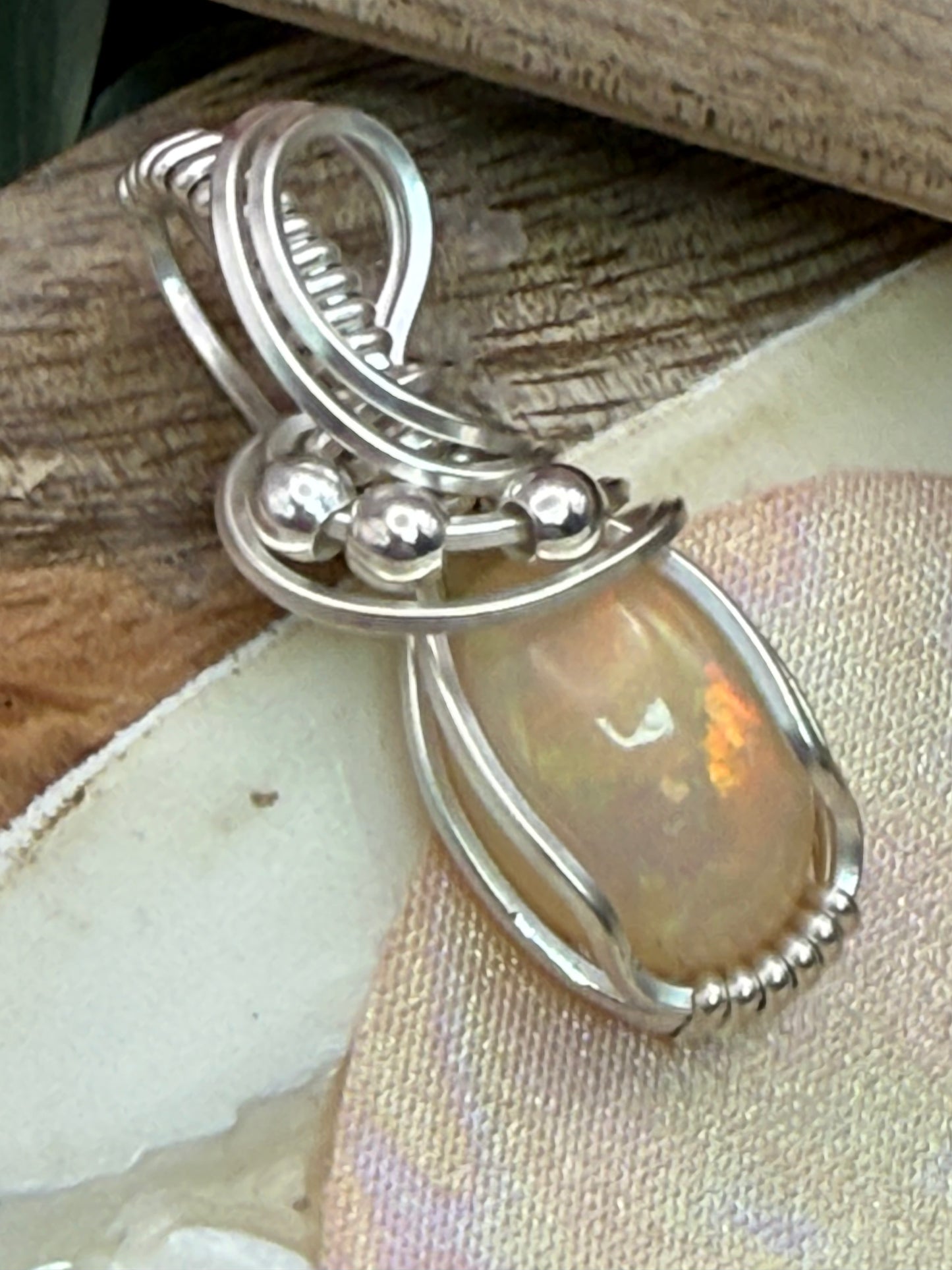 Opal (yellow) small in Sterling Silver